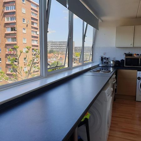 Double Room In Private Apartment London Exterior photo