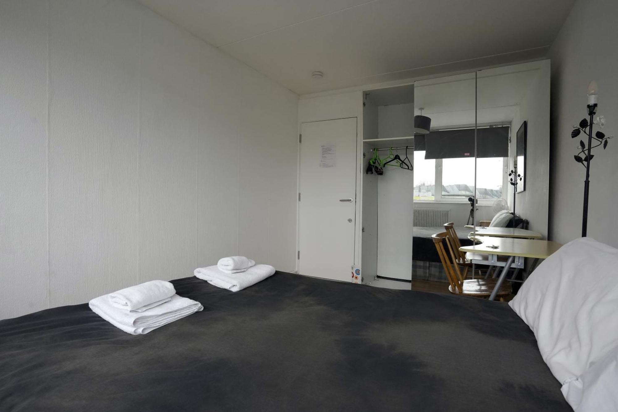 Double Room In Private Apartment London Exterior photo
